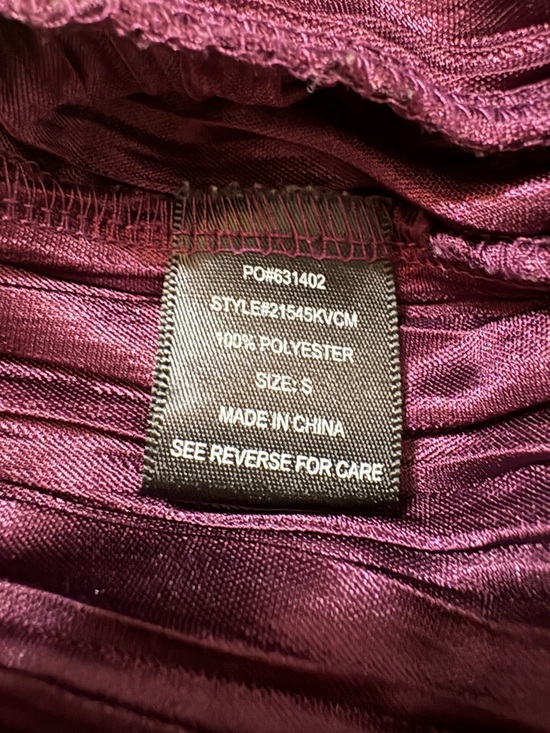 Maurices Plum Textured Sleeveless Blouse  Tank Size Small - Picture 7 of 7